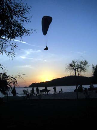 Paraglider landing